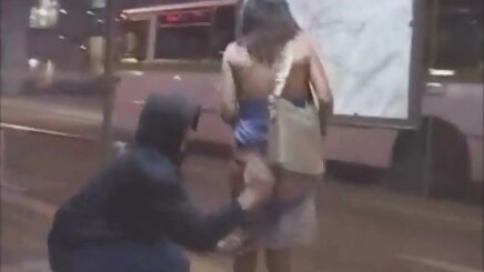 Genç, sarışın, mutfak, ağzını büyük bir yerli konulu porno film horozla doldur, sonra