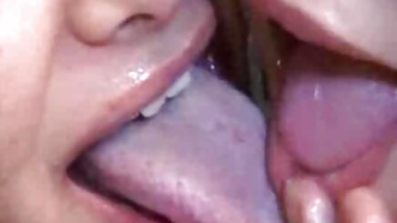 kamera turk film porno önünde kız parmak